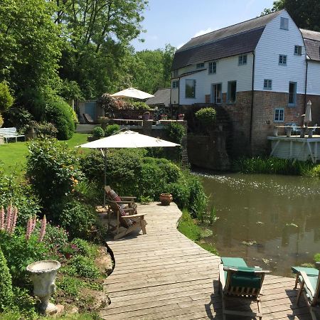 Castle Mill Bed And Breakfast Dorking Eksteriør bilde