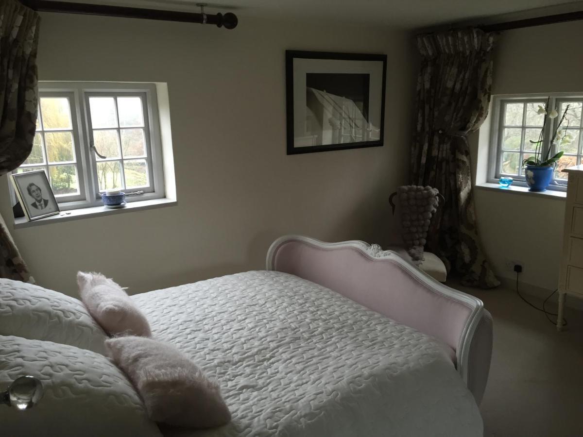 Castle Mill Bed And Breakfast Dorking Eksteriør bilde